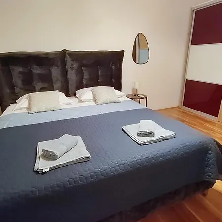 Apartamento 2 Bedroom In *